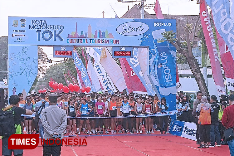 Lomba Lari Maraton Kota Mojokerto 10K Suguhkan Rute Ikon Bersejarah