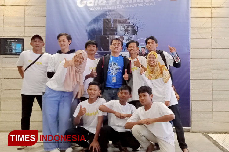 Crew Sefruit Film yang membuat karya film 'Melek'. (Foto: Aditya Candra/TIMES Indonesia)