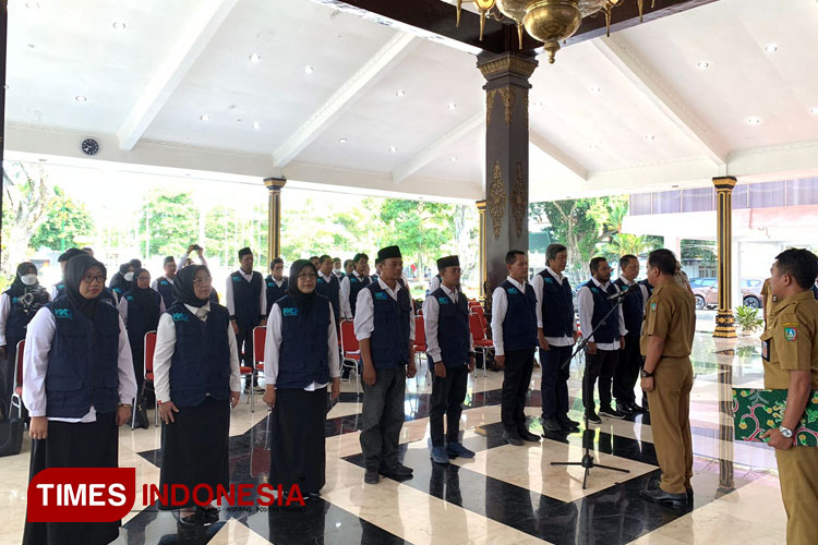 Prosesi pengukuhan KKD Jombang oleh Agus Purnomo selaku Sekda Jombang di Pendopo Jombang, Senin (13/3/2023). (FOTO: Rohmadi/TIMES Indonesia)