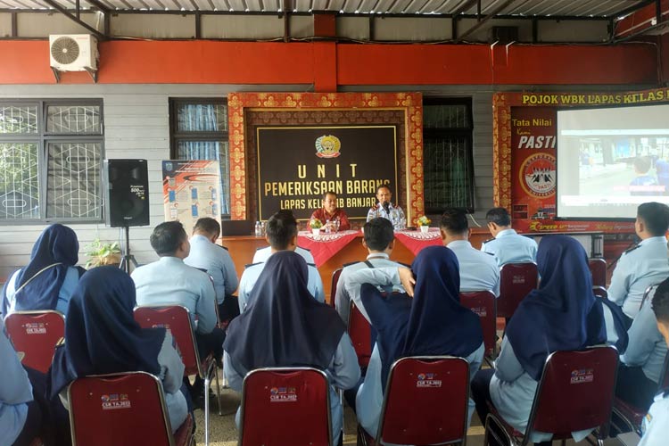 Disdukcapil Kota Banjar Aktivasi IKD 73 Pegawai Lapas Banjar