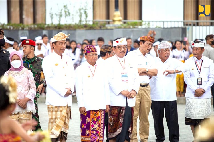 Menteri PUPR RI Dampingi Presiden RI Jokowi Resmikan Penataan Kawasan Pura Besakih