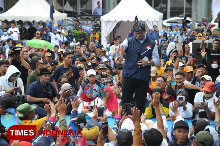 Agenda Pamungkas di Surabaya, Ribuan Relawan Teriakkan Anies Baswedan Presiden 2024