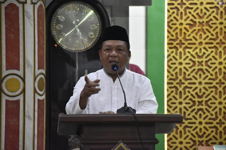 Pangdam Mayjen Farid Makruf di Masjid Al Muhajirin, Surabaya.