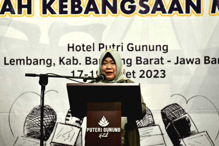 Plt Deputi Bidang Administrasi Setjen MPR RI Siti Fauziah saat Media Gathering 2023 bertajuk  'Peran Media Dalam Mewujudkan Rumah Kebangsaan MPR RI' di Bandung, Jawa Barat, Jumat malam (17/3/2023). (Foto: dok MPR RI)