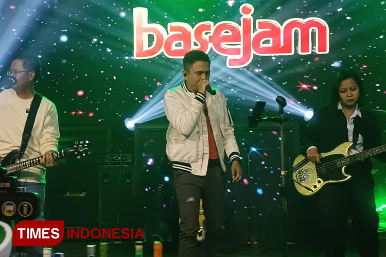 Base Jam Nostalgia, Kenalkan Single Terbaru di Colors Pub and Restaurant