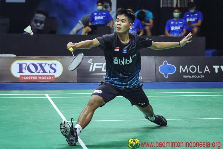 Pebulu tangkis muda Indonesia Syabda Perkasa Belawa dalam sebuah pertandingan. Atlet berusia 21 tahun ini meninggal dunia dalam kecelakaan di Pemalang, Jawa Tengah. (foto: Badmintonindonesia.org)   
