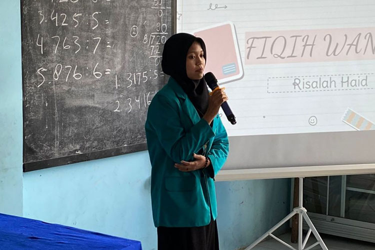 Berdayakan Remaja KSM-T Unisma Malang Berikan Edukasi Fiqih Wanita Pada Siswi SD Wonoayu