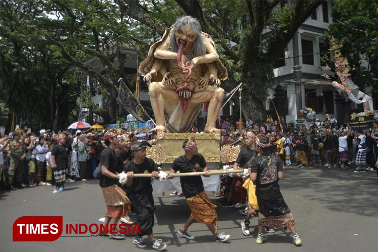 Jelang Nyepi, Umat Hindu Malang Gelar Parade Ogoh-Ogoh - TIMES Indonesia