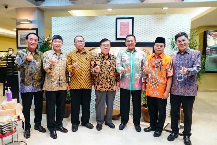 Ketua MPR RI Bamsoet bertemu pimpinan Korindo Group di Jakarta, Rabu (22/3/23).(foto: dok MPR RI)