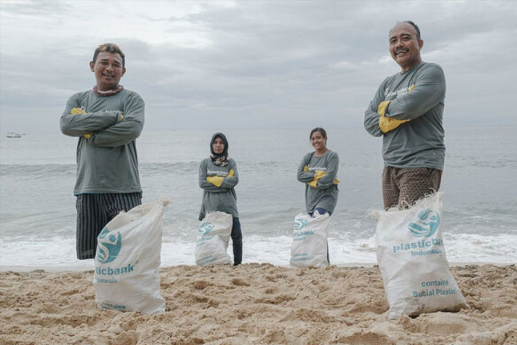 Plastic Bank Indonesia dan 13.500 pengumpul plastiknya berhasil mengumpulkan 40 kg plastik daur ulang. (FOTO: Dok. Pribadi)