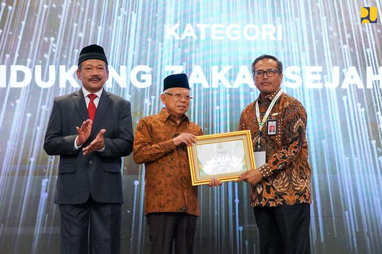 Menteri PUPR RI Dapat Penghargaan Baznas Award 2023
