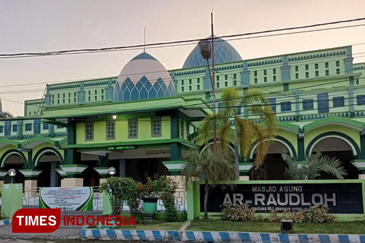 Masjid Agung Ar-Raudlah Kota Kraksaan. (Foto: Dokumen/TIMES Indonesia)