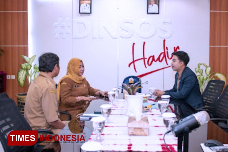Momen Ramadan, Vasa Serahkan Bantuan Sembako dan Stroller ke Dinsos Surabaya 