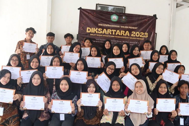 Diklat Ke&#45;III UKM Kewirausahaan Unisma Malang