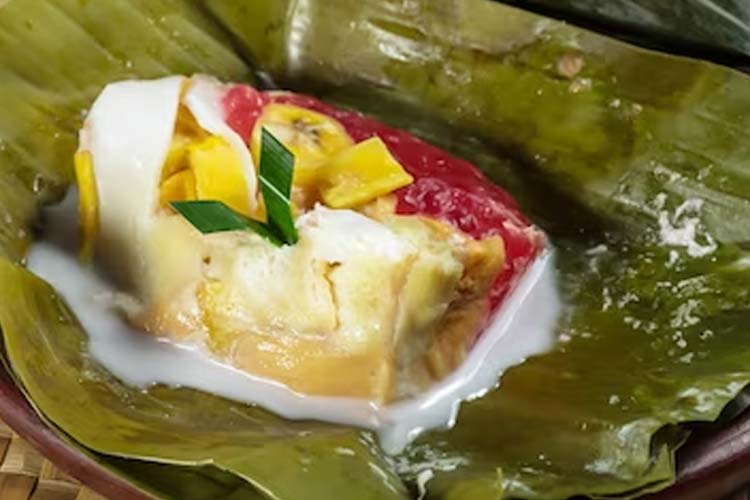 Tempting look of Bongko Kopyor of Gresik. (Photo: Sri Widyowati/Freepik)