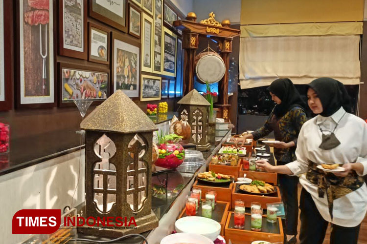 Berbagai Macam Sajian Hidangan Berbuka Puasa di Hotel Aria Gajayana Malang, Jumat, (24/3/2023), (foto: Maghrubio Javanoti/TIMES Indonesia)