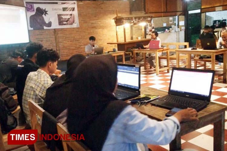 Peduli Bahaya Serangan Digital , AJI Kediri Inisiasi Pelatihan Digital Safety