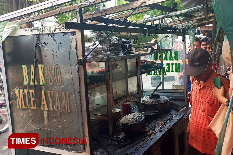 Warung Bakso dan Mie Ayam di Pacitan Ludes Dilalap Api