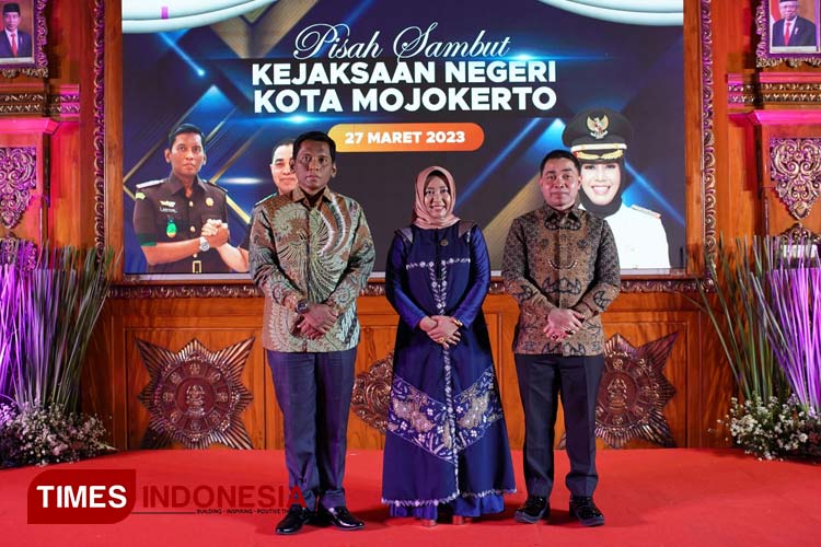 Agenda pisah sambut Kajari Kota Mojokerto yang sebelumnya dijabat Hadiman, digantikan oleh Bobby Ruswin. (Dok. Kominfo for TIMES Indonesia)