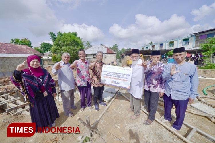 PT Pupuk Kaltim memberikan bantuan pembangunan Musalla di Sekolah kreatif SD Muhammadiyah Bontang (Foto: Pupuk Kaltim For TIMES Indonesia)