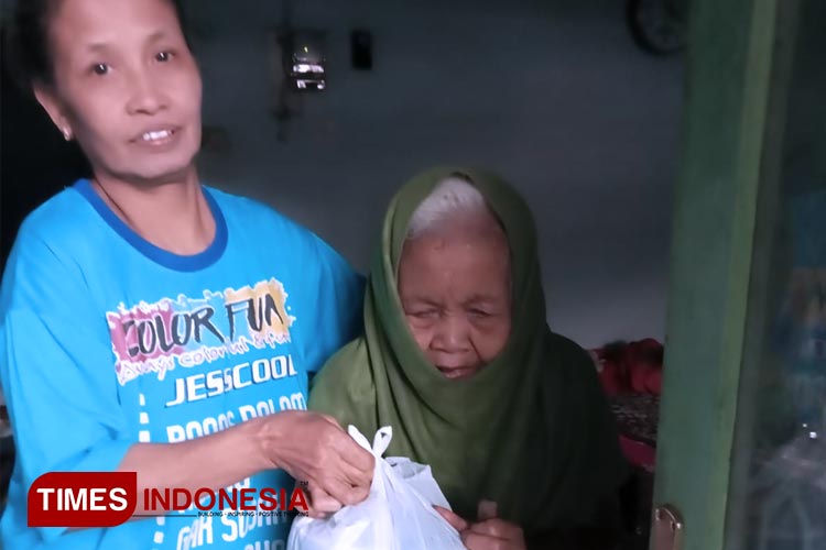 Aries Agung Kirim Berbuka untuk Warga Tidak Mampu dari Rumah Dinas