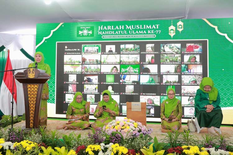 Ketum Muslimat NU Hj Khofifah Indar Parawansa memimpim resepsi Harlah Ke-77 Muslimat NU secara hybrid di Jakarta. (foto: muslimat NU for TIMES Indonesia)
