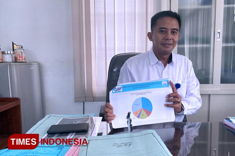 Tato Hendarto, Kabag Umum dan keuangan Perumdam Tirta Anom Kota Banjar. (FOTO: Susi/ TIMES Indonesia) 