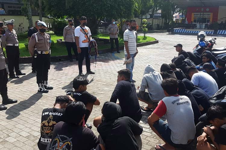Polres Blitar Kota Gagalkan Tarung Sarung di Srengat