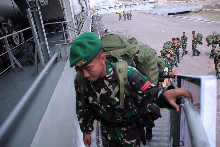Panglima TNI Lepas Pasukan Laba-laba Hitam dan Pasukan Teratai ke Papua, Siap Amankan Perbatasan