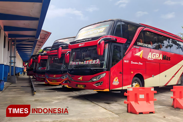 Terminal Pacitan Arus Mudik Lebaran di Terminal Pacitan Terpantau Masih Sepi - TIMES ...