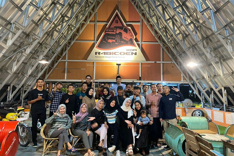 Pererat Silaturahmi, Keluarga Besar LSI Tulungagung, Buka Bersama di Rabicoen Kopi
