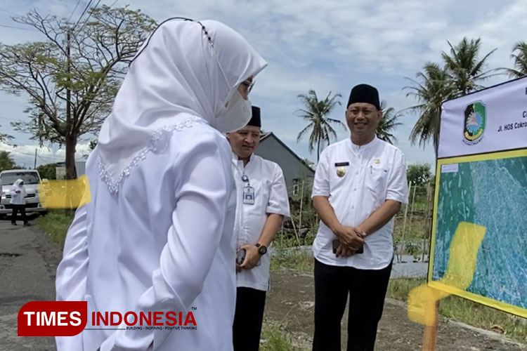 Dukung Perkembangan Ekonomi Desa, Bupati Banyuwangi Cek Pembangunan Infrastruktur Jalan