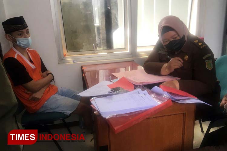 Menjual Foto Bugil Temannya, Warga Kabupaten Malang Masuk Bui
