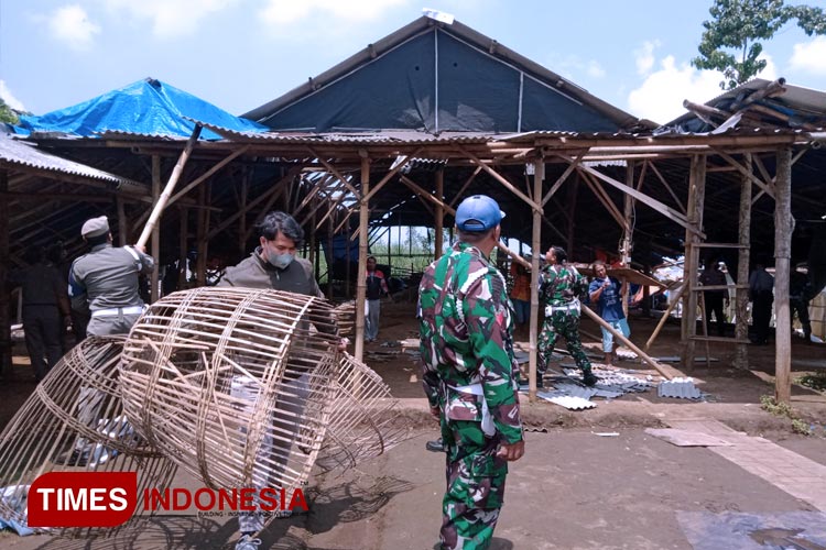 Aparat Gabungan Bongkar Dua Lokasi Sabung Ayam di Kabupaten Malang