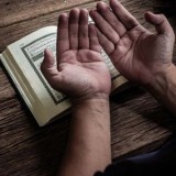 Mohon Ampunan Allah Lewat Zikir Penghapus Dosa