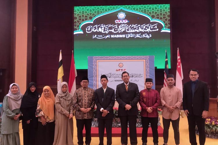 Luar Biasa, Dua Hafidz Indonesia Raih Juara MHQ Tingkat MABIMS di Brunei