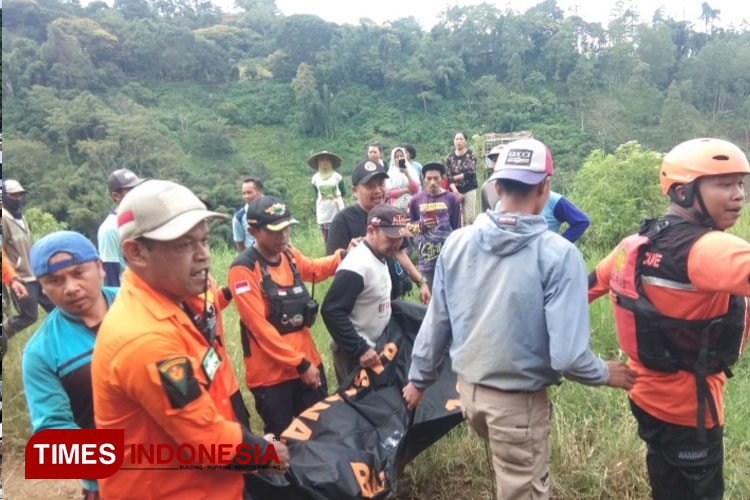 Warsito Ditemukan Tersangkut Bebatuan