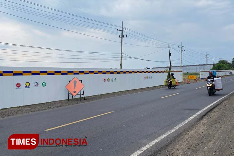 Pengerjaan Jalan Tol Probowangi Dimulai, Banyak Alat Besar Masuk ...