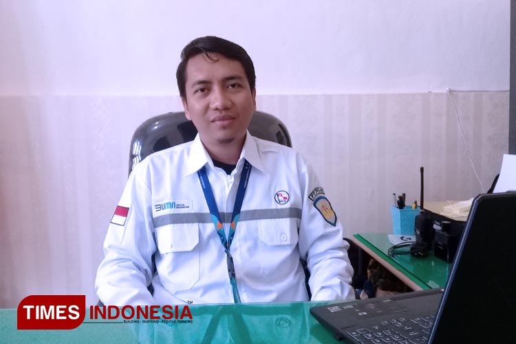 Desna Hestyandhoko, Kepala Cabang PT Pelni Waingapu. (FOTO: Habibudin Algadrie/TIMES Indonesia)