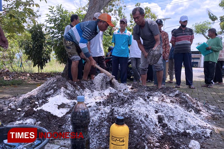 Dorong Penggunaan Pupuk Organik, Polbangtan Malang Gelar Sekolah Lapang Tematik di Ponorogo