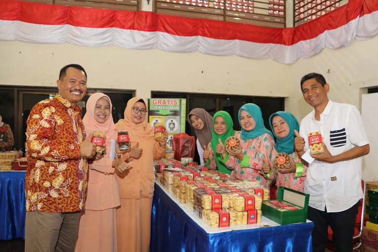 Tebus Murah Kebutuhan Lebaran dalam Bazar Ramadhan Polije, Ketua DWP: Agar Ibu-ibu Fokus Ibadah