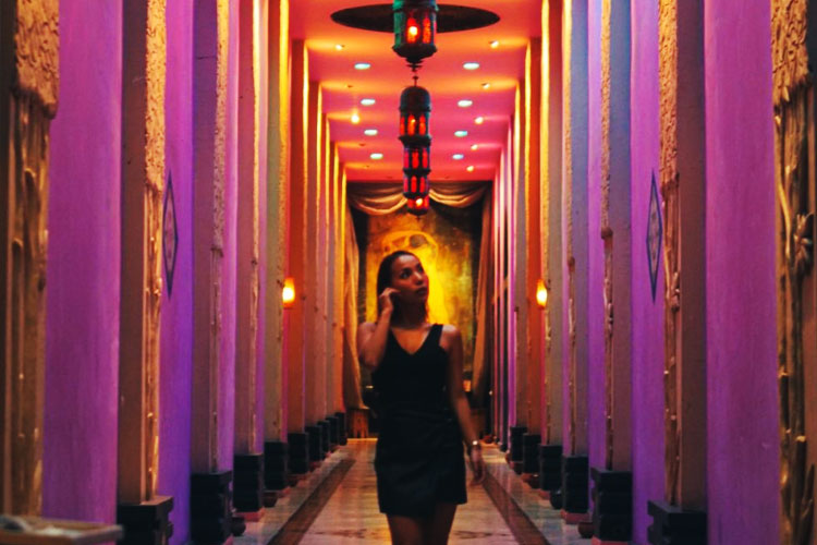 Hotel Tugu Malang mempersembahkan sensasi menginap yang berbeda. (in frame : lorong Endless Love Avenue). (FOTO: AJP TIMES Indonesia)