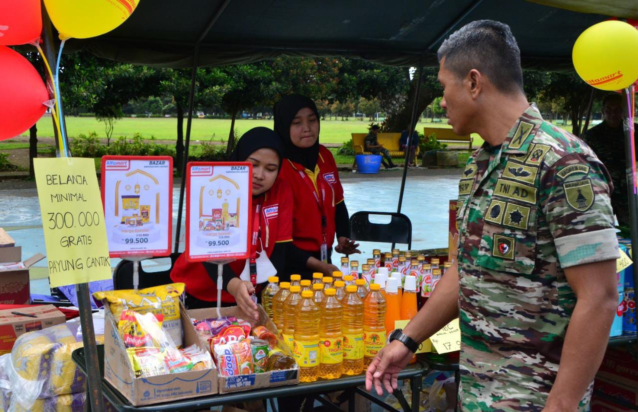 Bazar Murah Korem, Upaya  Korem 083/Bdj Ringankan Beban Warga Malang