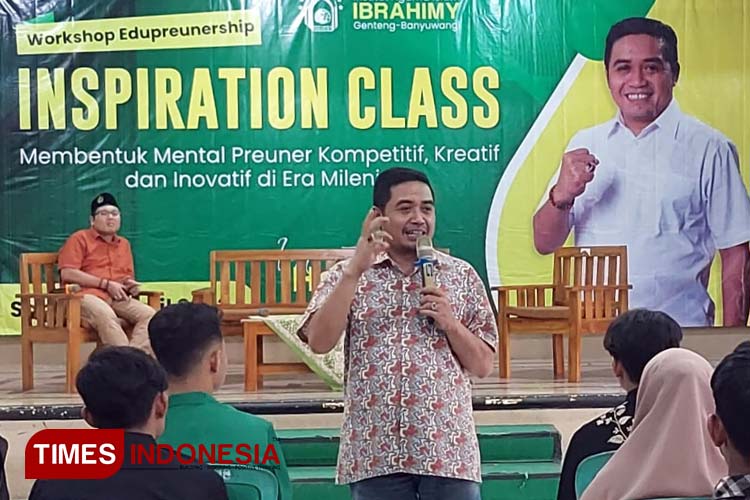 Tenaga Ahli Staf Presiden Bagi Kunci Sukses Kepada Mahasiswa Banyuwangi