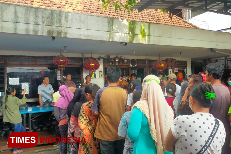 Warga Non Muslim Jombang Bagikan 600 Paket Sembako