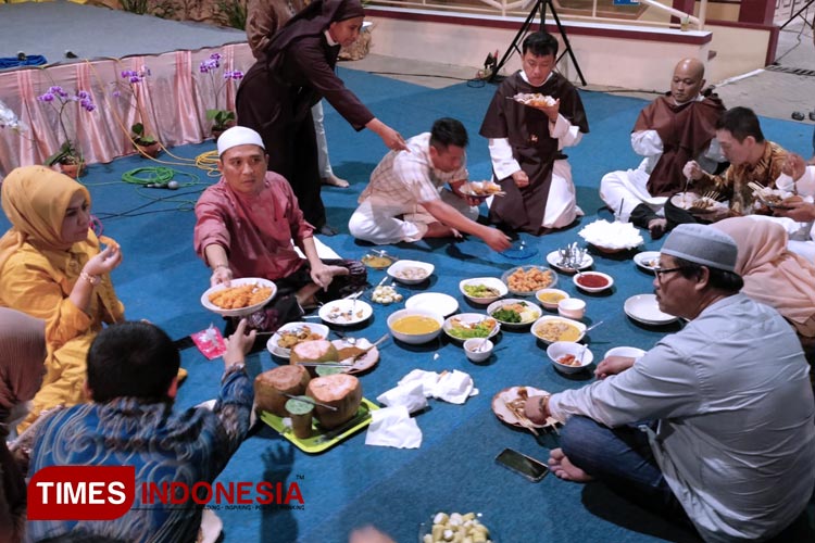 Wujudkan Kebhinekaan, Pertapaan Karmel Undang Buka Puasa Jemaah Az-Zaini