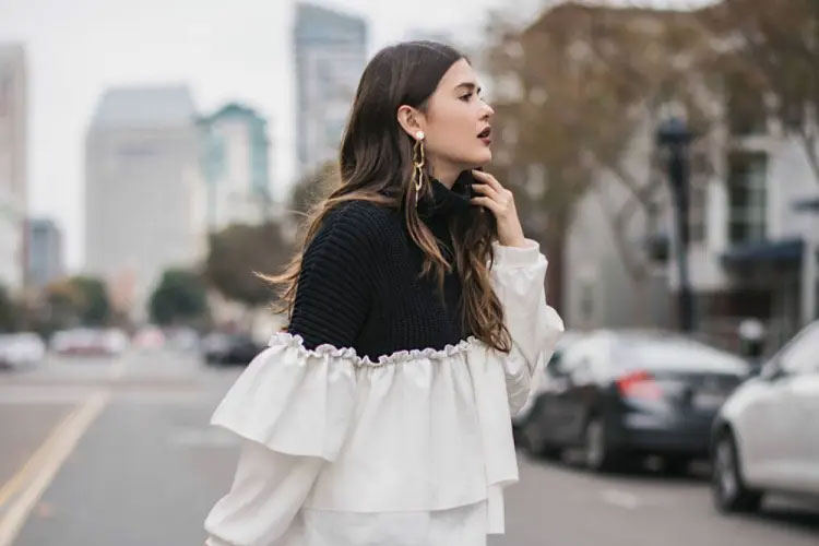 10 Jenis Atasan Wanita untuk Tampilan Fashionable dan Estetik