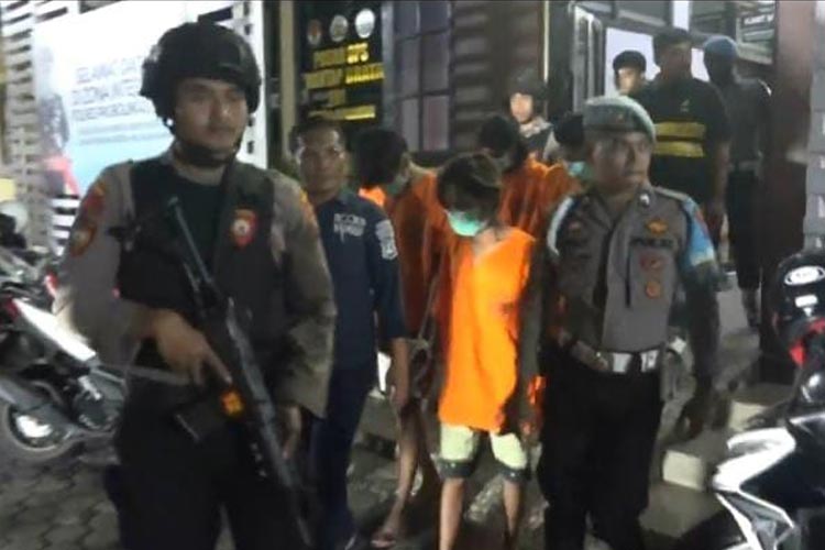 Empat pemuda yang diamankan Polres Probolinggo Kota krena bikin konten video profokatif.(Foto: Fahlevi for TIMES Indonesia)