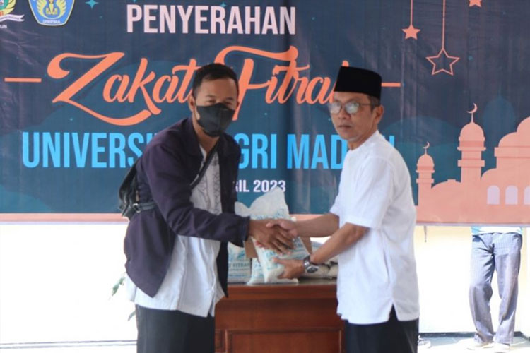 UNIPMA Bagikan 940 Paket Zakat kepada Para Mustahik