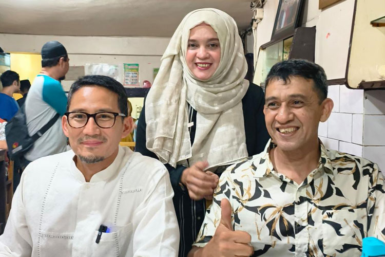 Wanita Asal Malang yang Viral Keluhkan Harga Tiket Pesawat Mahal Kaget Didatangi Sandiaga Uno